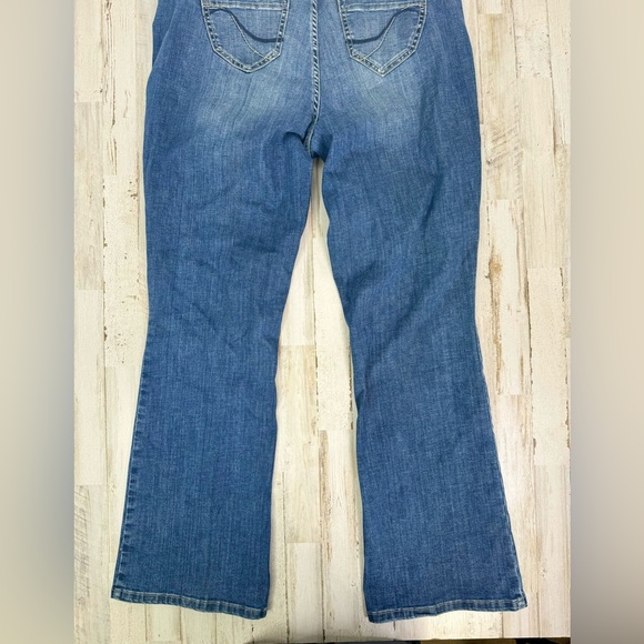 Lane Bryant Women’s Jeans Size 16R Boot Cut Genius Fit - Picture 10 of 10